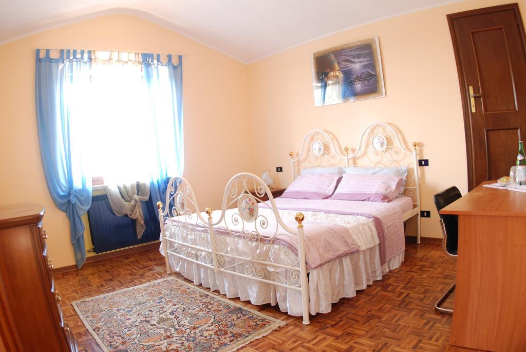 Bed And Breakfast Casa Elisa Caselle Di Sommacampagna Cameră foto